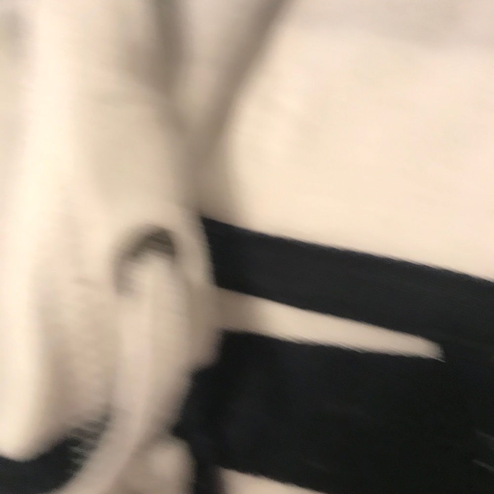 Hoodie wore once short sleeves - Picture 3 of 4